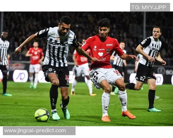 欧联杯精彩对决里昂逆转那不勒斯点球大战引爆全场激情